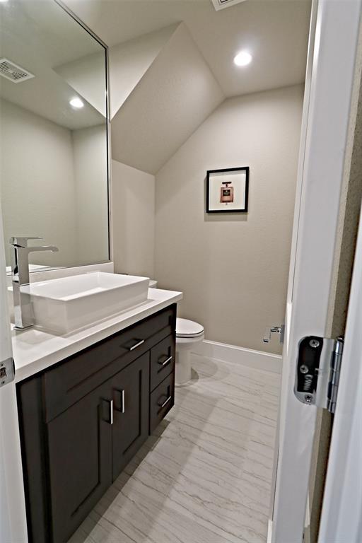 Building Photo - 5876 Doliver Dr