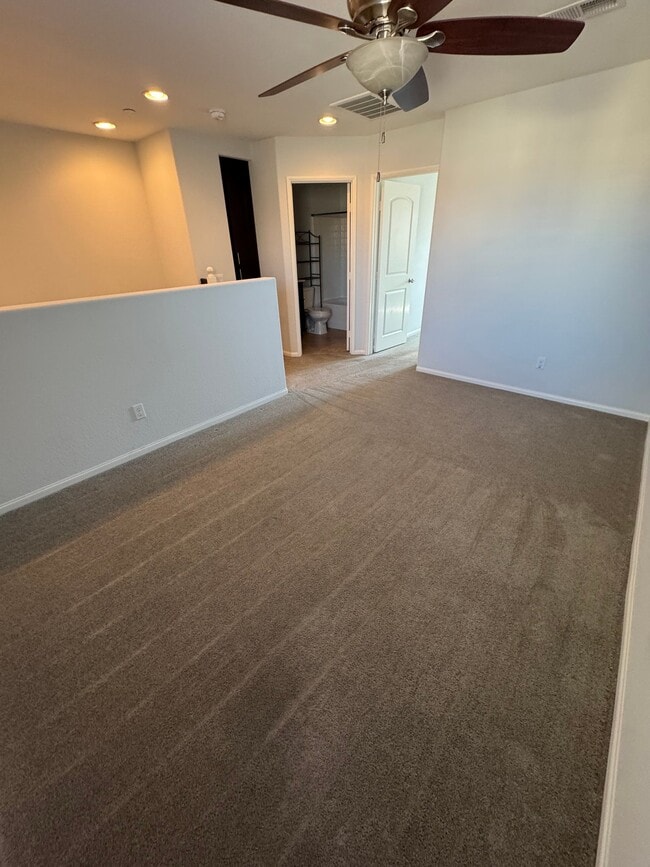 Building Photo - 1460 Mockingbird Ct