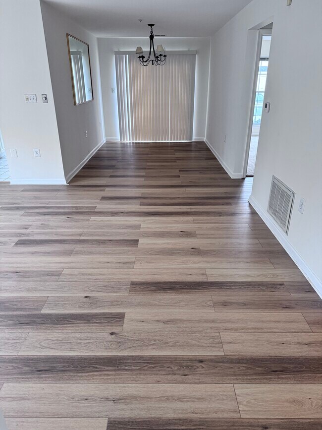 Foto del edificio - 7017 Toby Dr