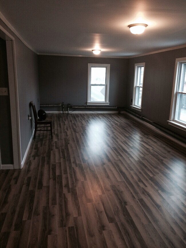 Large living room - 2002 Fair Road