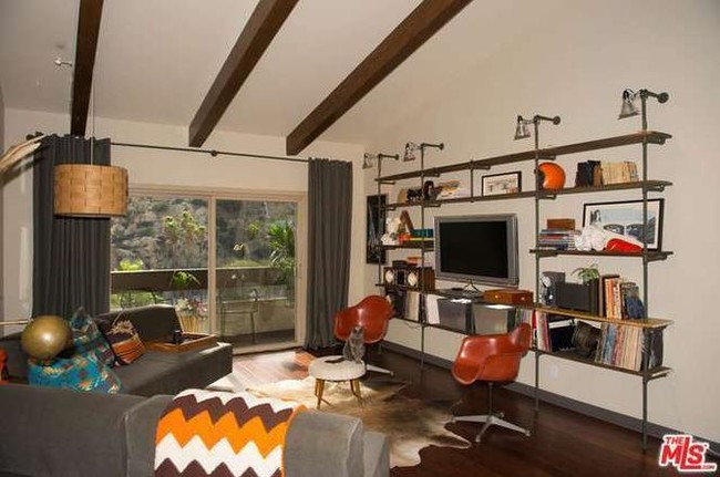 Building Photo - 2700 Cahuenga Blvd E