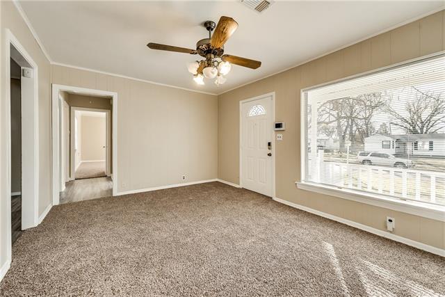 Foto del edificio - 1605 Maple Dr