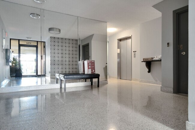 Foto del interior - Canfield Luxury Investments LLC