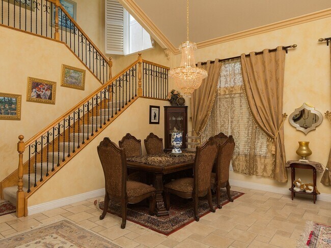 Building Photo - Upscale 4 Bedroom + Den, 3 bath at Thomas ...