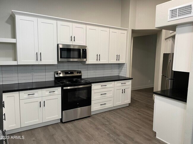 Foto del edificio - 1539 E Beacon Dr