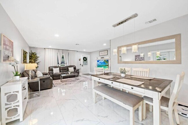 Foto del edificio - 3298 N Dixie Hwy
