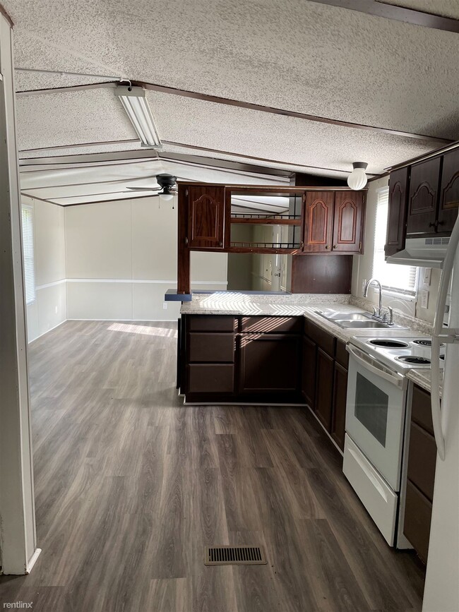 Building Photo - 3 br, 2 bath Mobile Home - 718 Reedy O Smi...