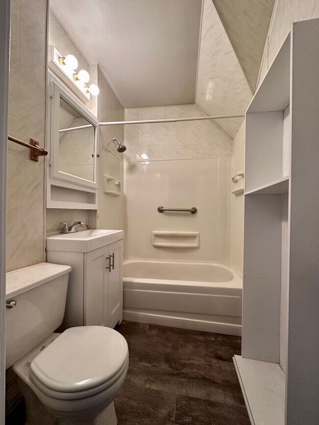 Foto del edificio - Gorgeous 4 Bedroom Home in Saint Paul!