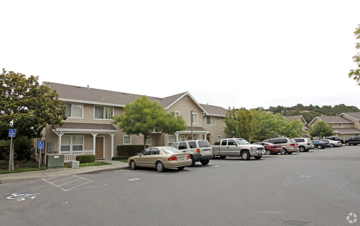 Primary Photo - Canyon Run Apartments