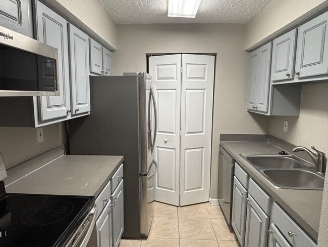 Building Photo - 3732 Idlebrook Cir