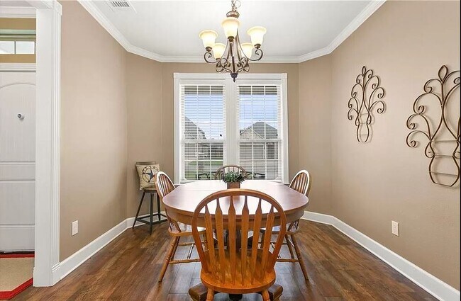 Building Photo - 1722 Creekside Cir