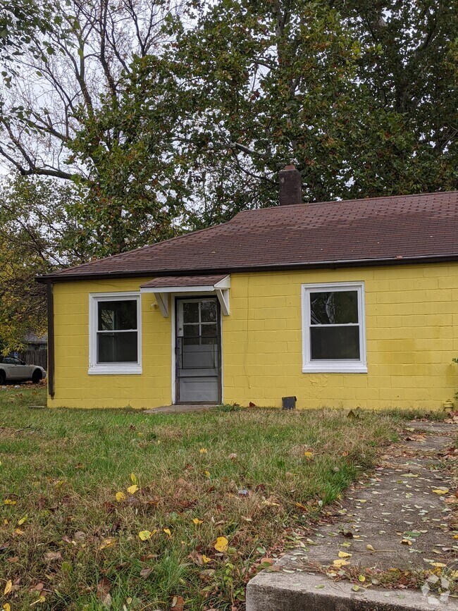 Airslie Apartments for Rent with Hardwood Floors Indianapolis, IN 3