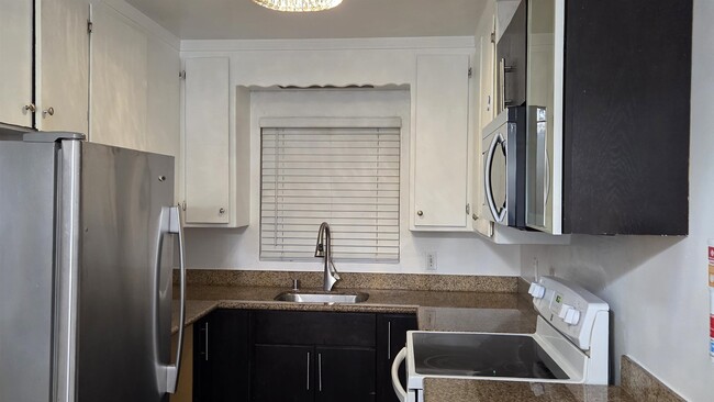 Foto del edificio - 2635 38th Ave