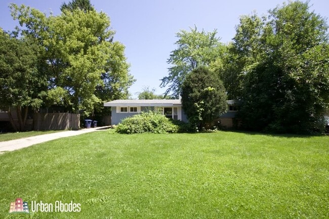 Building Photo - 1227 Wood Ave