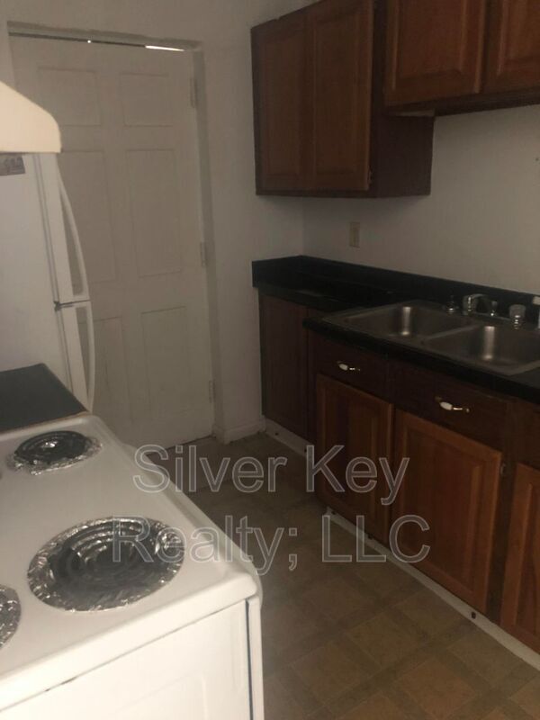 Building Photo - 1206 Knoxville Ave