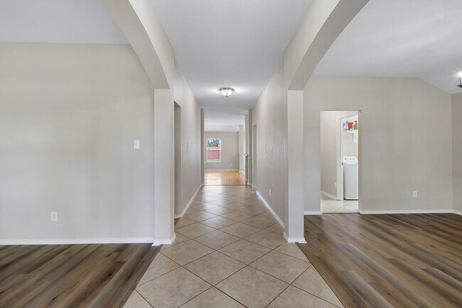 Building Photo - 26507 Abbey Springs Ln