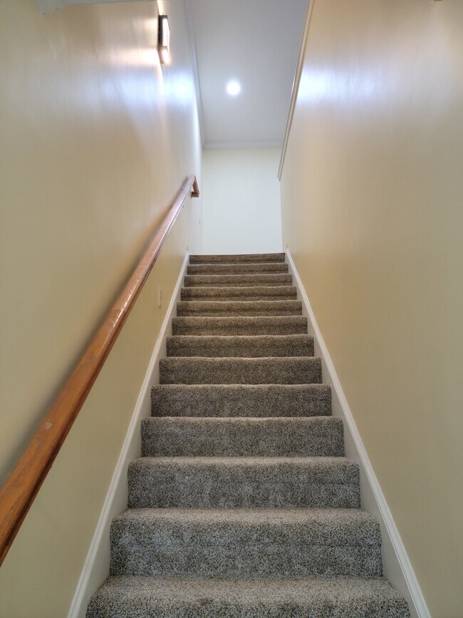 Building Photo - 6203 Regency Ct