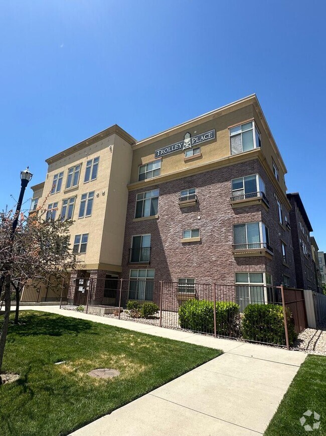 Building Photo - 520 E 500 S