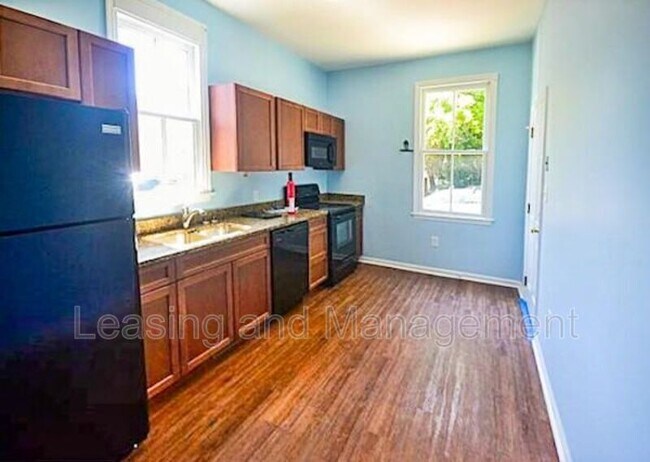 Building Photo - 14 Cannon St