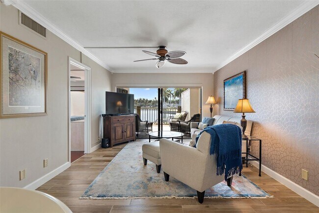 Foto del edificio - 6277 Bahia Del Mar Blvd S