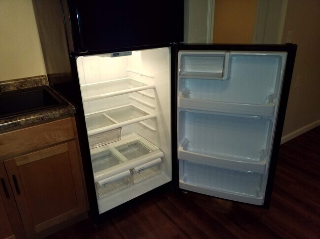 Foto del edificio - 1025 Riverside Dr