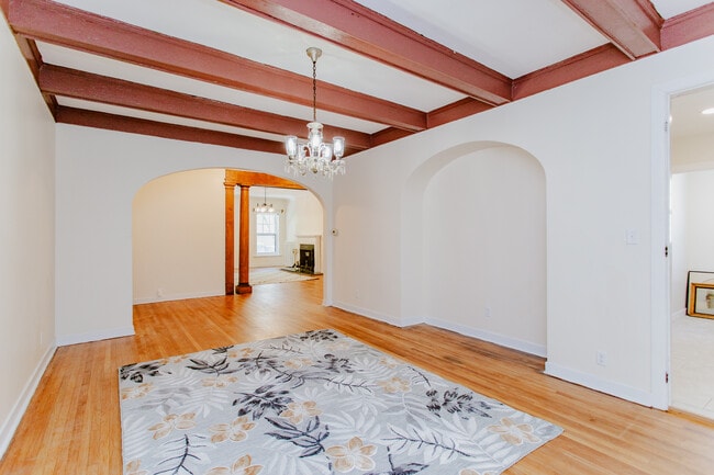Building Photo - 5131 S Blackstone Ave