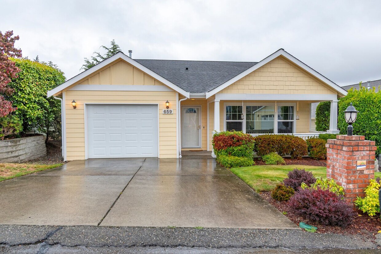 Primary Photo - 2 Bd 2 Bath Home in 55+ Community