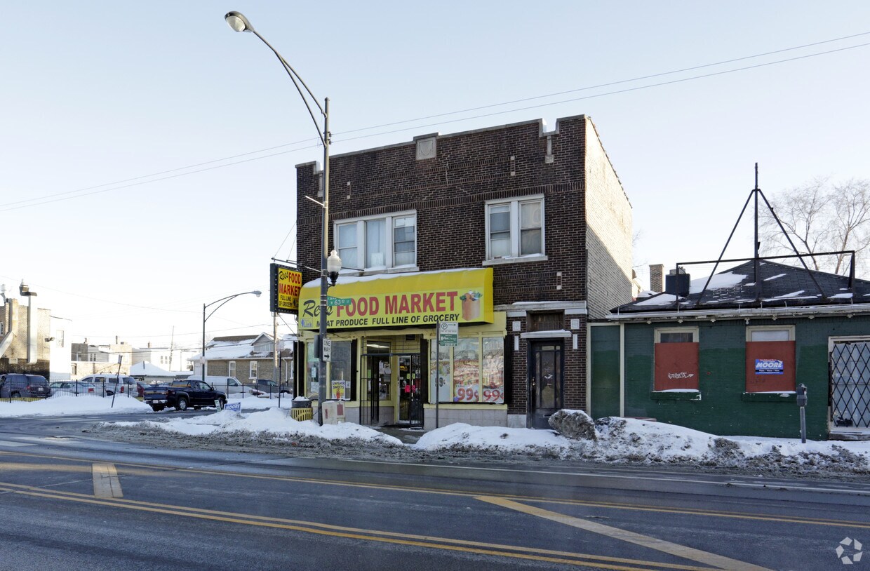 Building Photo - 2801 W 63rd St