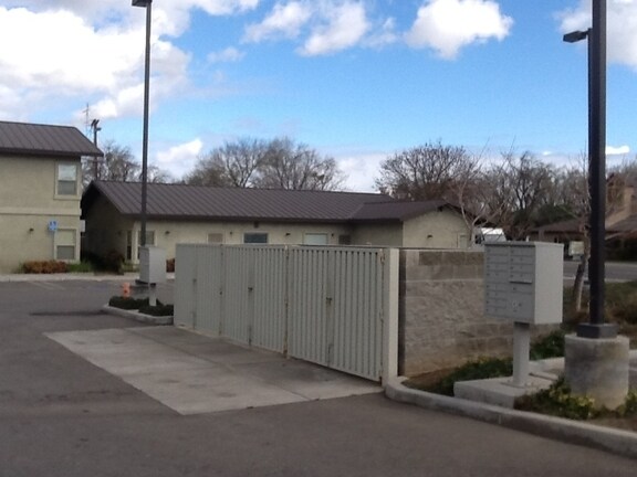 Building Photo - 1427 Tully Rd