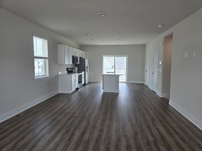 Building Photo - 180 Sioux Lp