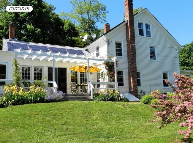 Building Photo - 10 Sleepy Hollow Rd