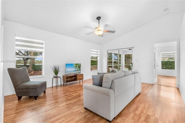 Foto del edificio - 2020 SE 5th Pl