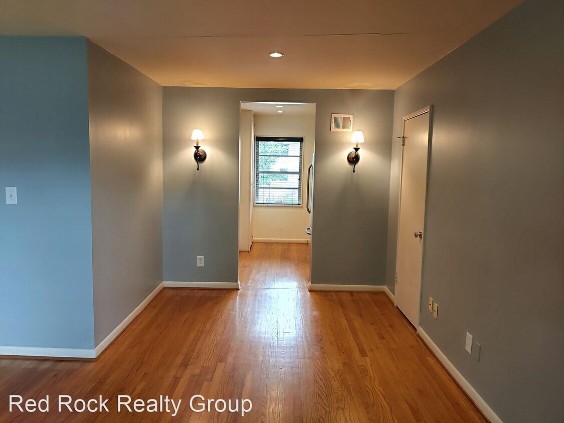 Foto principal - 2307 20th Ave S