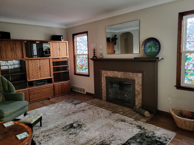 Foto del edificio - 15131 Crescentwood Ave