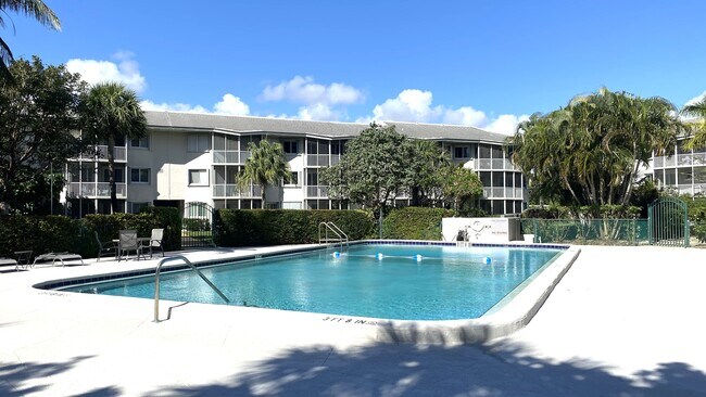 Foto del edificio - 2730 Banyan Rd
