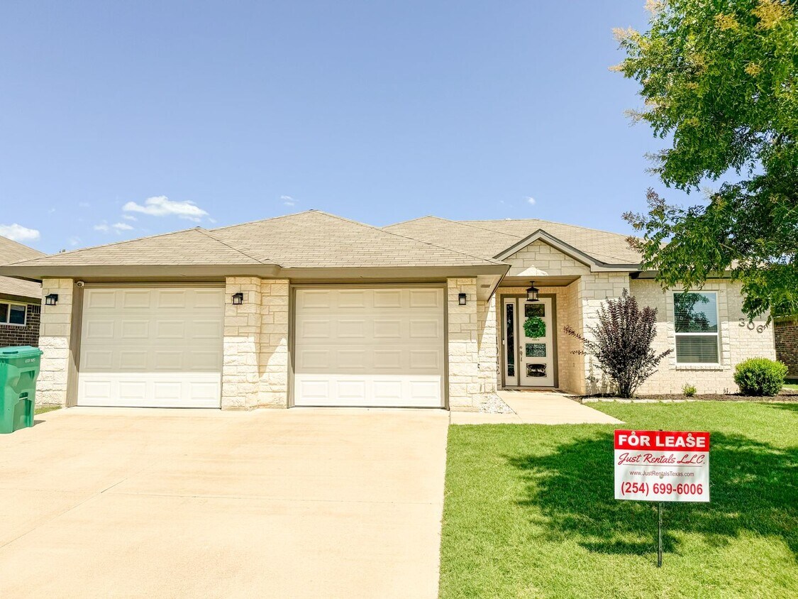 Primary Photo - Available NOW!!!! This charming 1 story, 3...