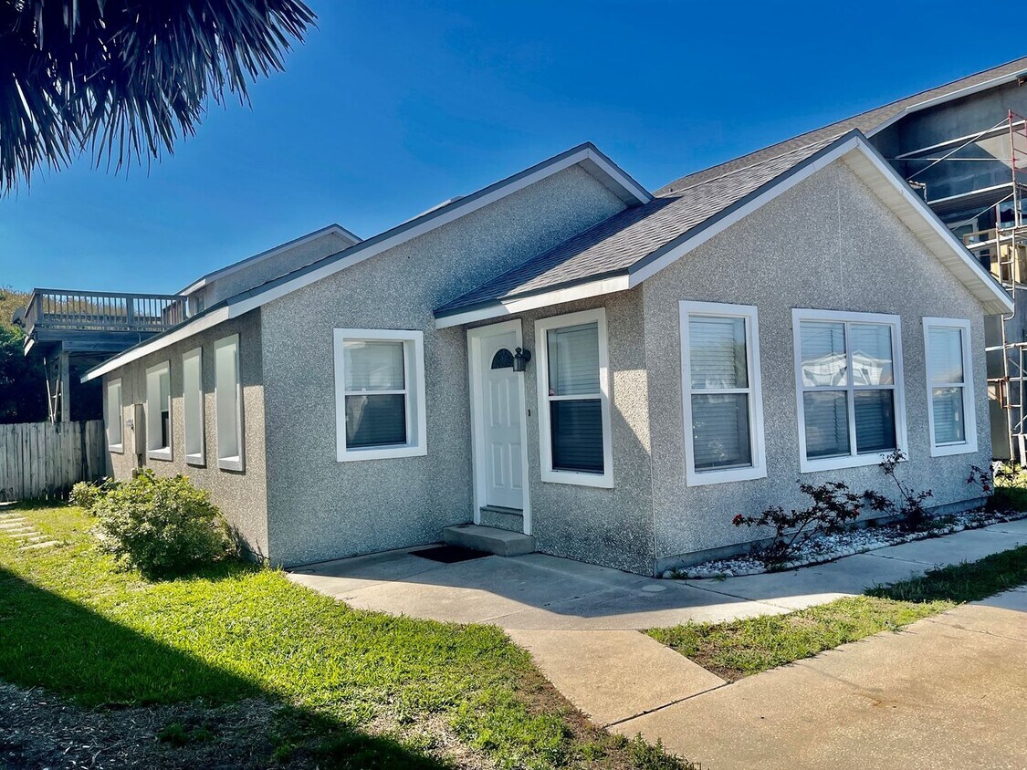 Primary Photo - 2835 S Fletcher