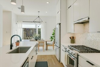 Building Photo - 410 W Alpine Rd