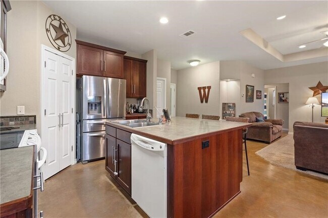 Building Photo - 107 E Dawn Dr