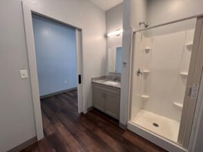 Building Photo - 435 S 400 E