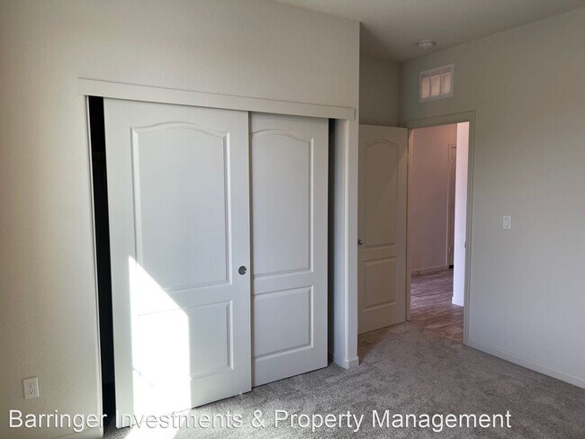 Foto del edificio - 3 br, 2 bath House - 1494 Dorrington Ln