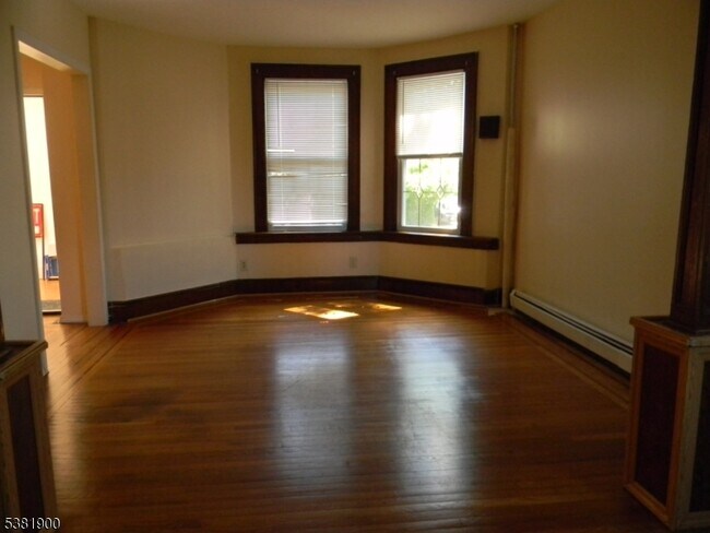 Foto del edificio - 18 Williamson Ave