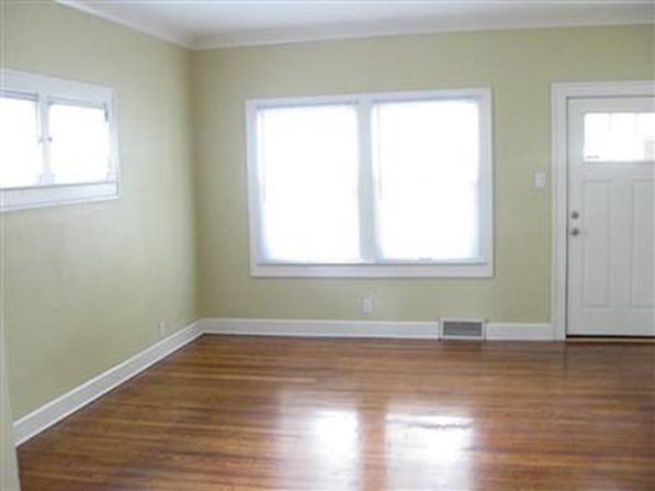 Living room - 3550 Carrollton Ave