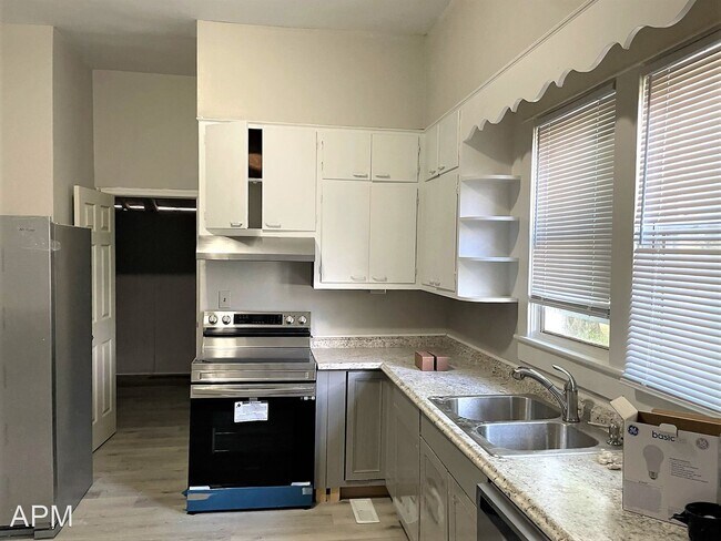 Foto del edificio - 3 br, 1 bath House - 417 7th Ave NW