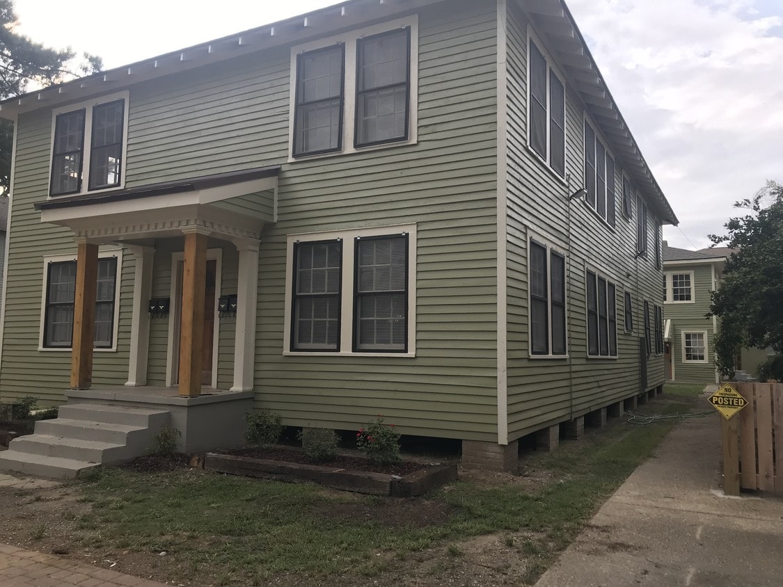 FRENTE DEL EDIFICIO - 167 E State St