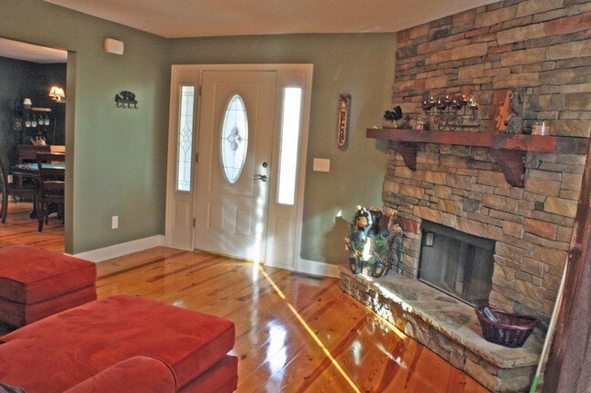 Foto del edificio - 199 Sequoia Dr