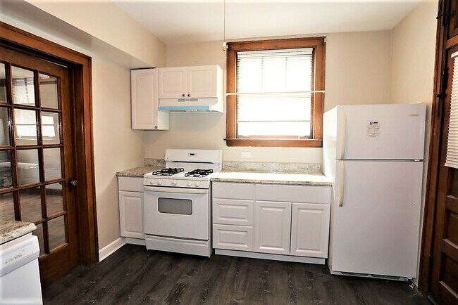 Foto del edificio - 3844 N Bernard St