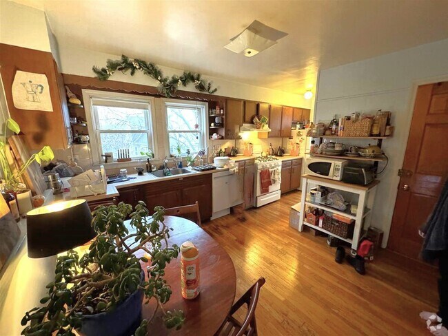 Building Photo - 21 Sartwell Ave