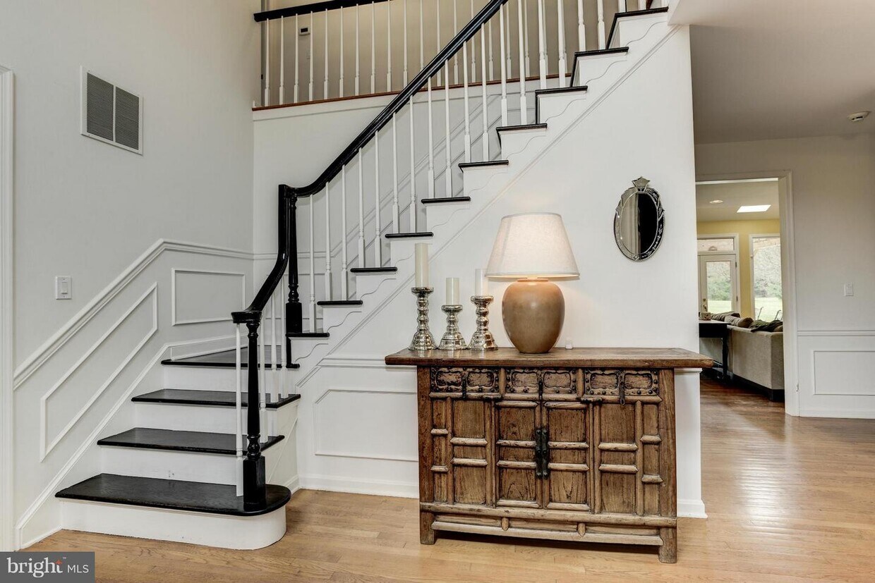 Foto principal - 8809 Saunders Ln