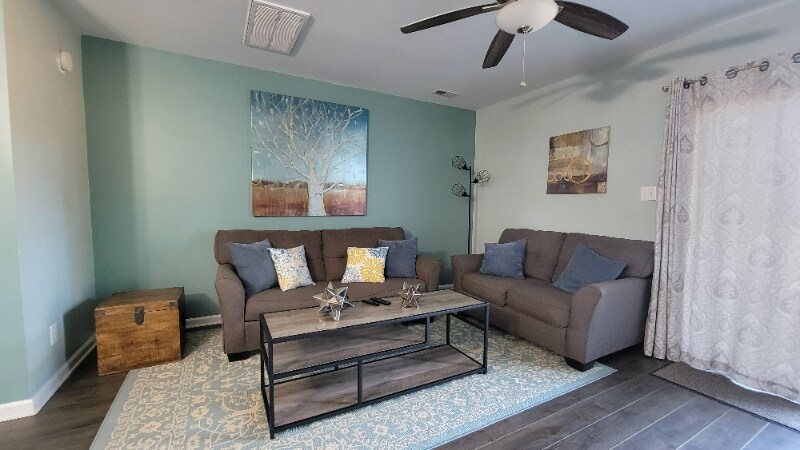 Foto principal - 601 Peletier Loop Rd